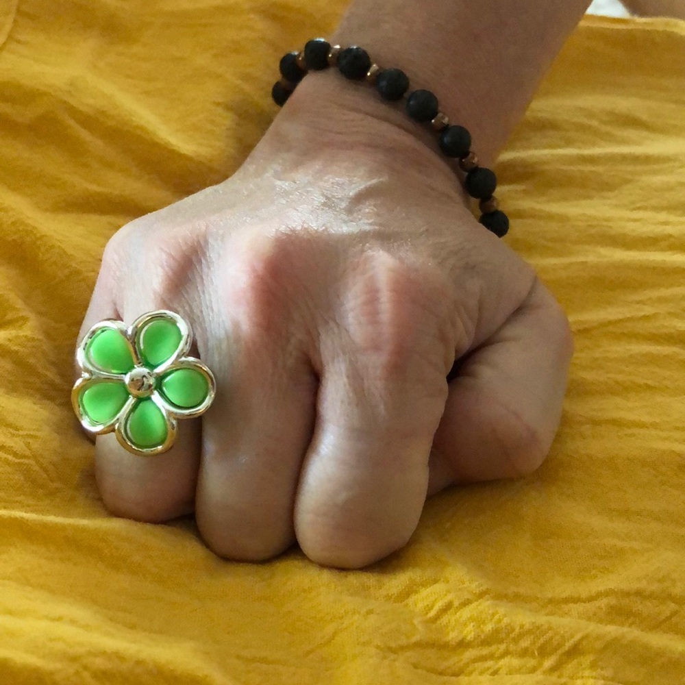 Several different colored flower rings!! - Picture 5 of 8